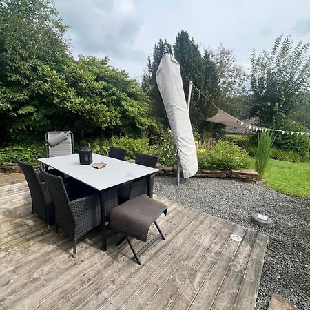 Moderne Familienfreundliche Wohnung Am Waldrand Von Pruem Mit Terrasse エクステリア 写真