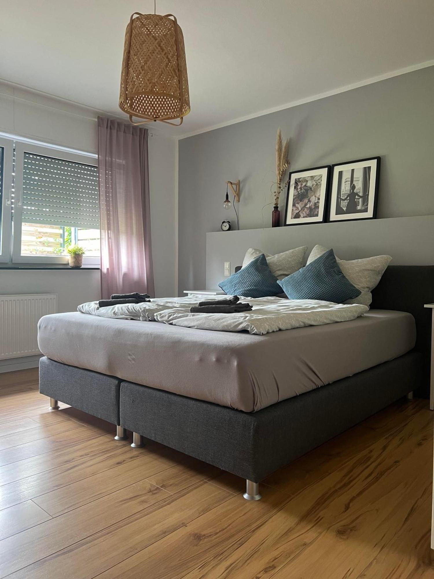 Moderne Familienfreundliche Wohnung Am Waldrand Von Pruem Mit Terrasse エクステリア 写真